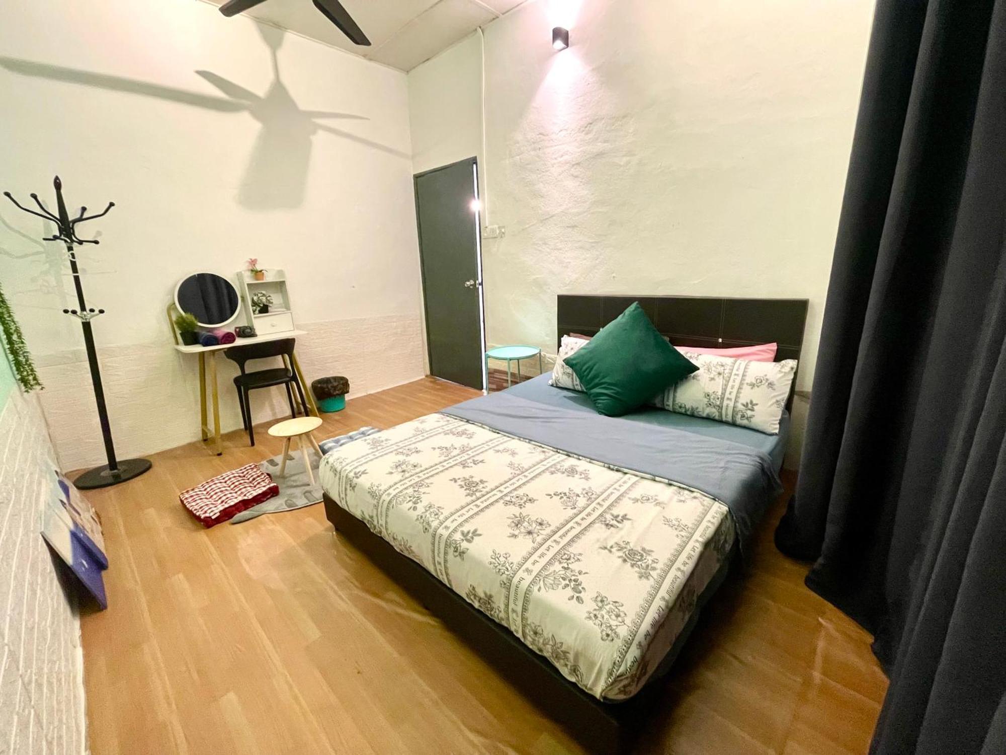 Entire Cozy Home 16 • 3 Bedroom @ Alma בוקיט מרטג'אם מראה חיצוני תמונה